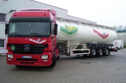 Schweißen eines Behälterrisses an einem Siloauflieger mit Druckprobe