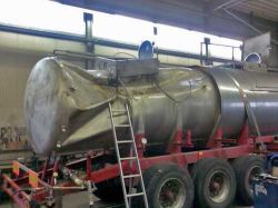 Instandsetzung Vakuumschaden an einem Bitumenauflieger